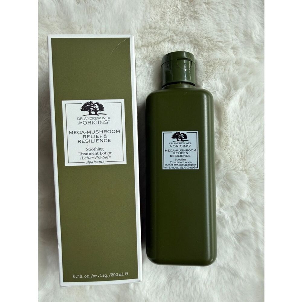 Origins Mega-Mushroom Soothing Treatment Lotion - Olive Green